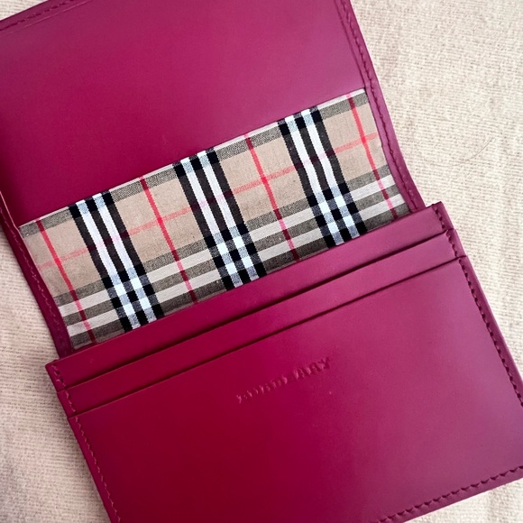NIB Burberry Red Nova Check Card Case Unisex - Picture 3 of 8
